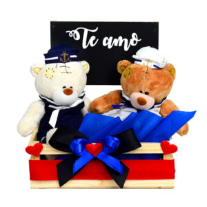 Pareja enamorada marineros